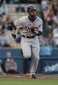 20050606vsdodgers_monroe_double